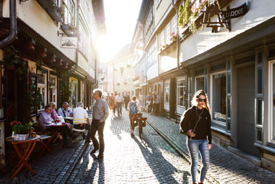 zur Pressemitteilung 207 vom 28. August 2025: „Tourismus in Thringen im 1. Halbjahr 2025<br><thin>1,3 Prozent weniger bernachtungen</thin>“ im PDF-Format