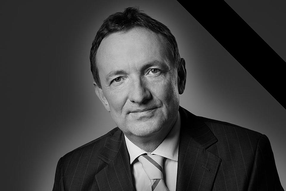 zur Pressemitteilung T53 vom 14. Oktober 2025: „Ehemaliger Thringer Justiz- und Innenminister Dr. Holger Poppenhger gestorben“ im PDF-Format